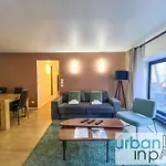 Urban Flat 194 - Spacious 3 Bedroom Montmartre